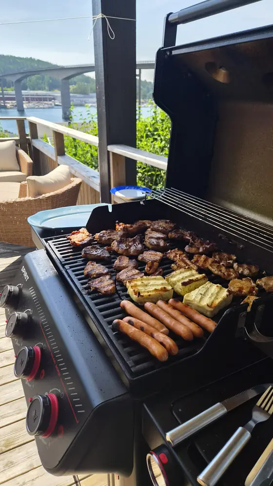 The grill, at capacity